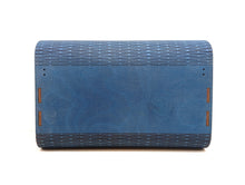 Carica l'immagine nel visualizzatore di Gallery, Chiara - radica blu