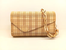 Carica l'immagine nel visualizzatore di Gallery, Francesca - galles naturale